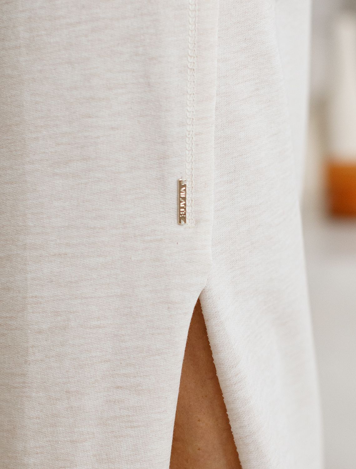 Юбка из тончайшего футера на резинке и отделкой с открытыми срезами