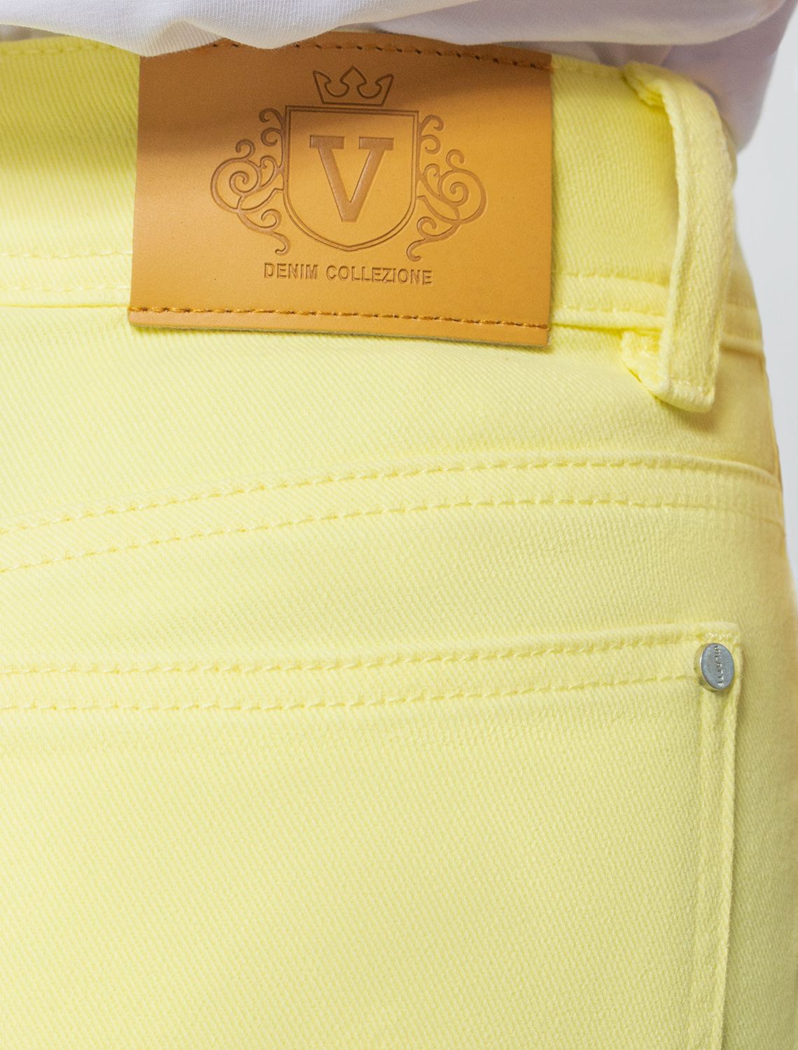 Укороченные прямые джинсы из супер-эластичного денима