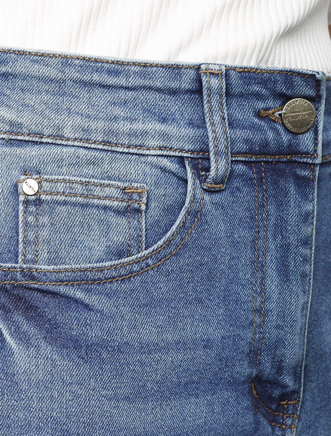 Укороченные джинсы из эластичного денима