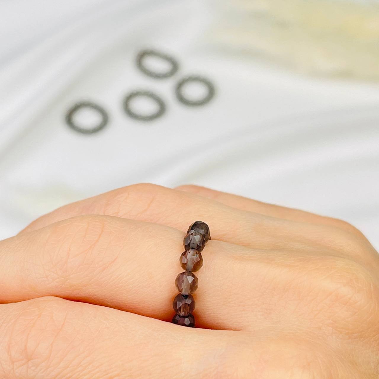 Радуга Самоцветов Кольцо на резинке из Раухтопаза тон.