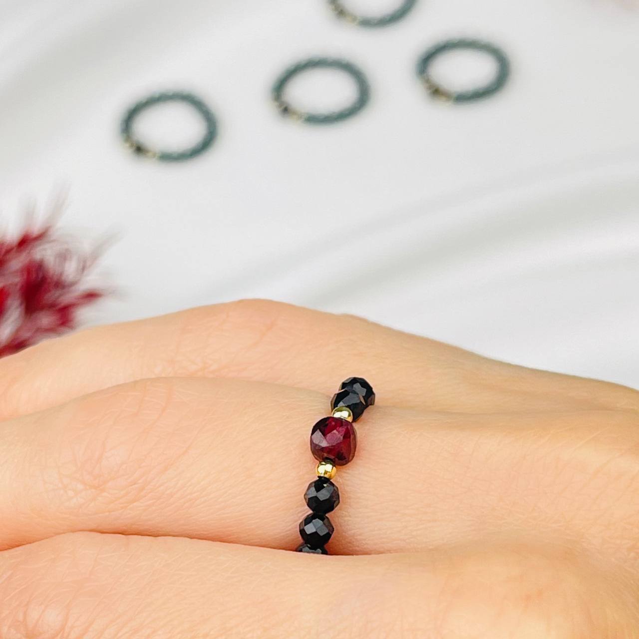 Радуга Самоцветов Кольцо на резинке из Шпинели и Граната