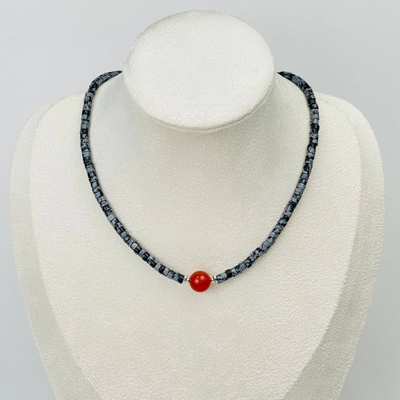 Радуга Самоцветов Чокер из снежного Обсидиана и Сердолика