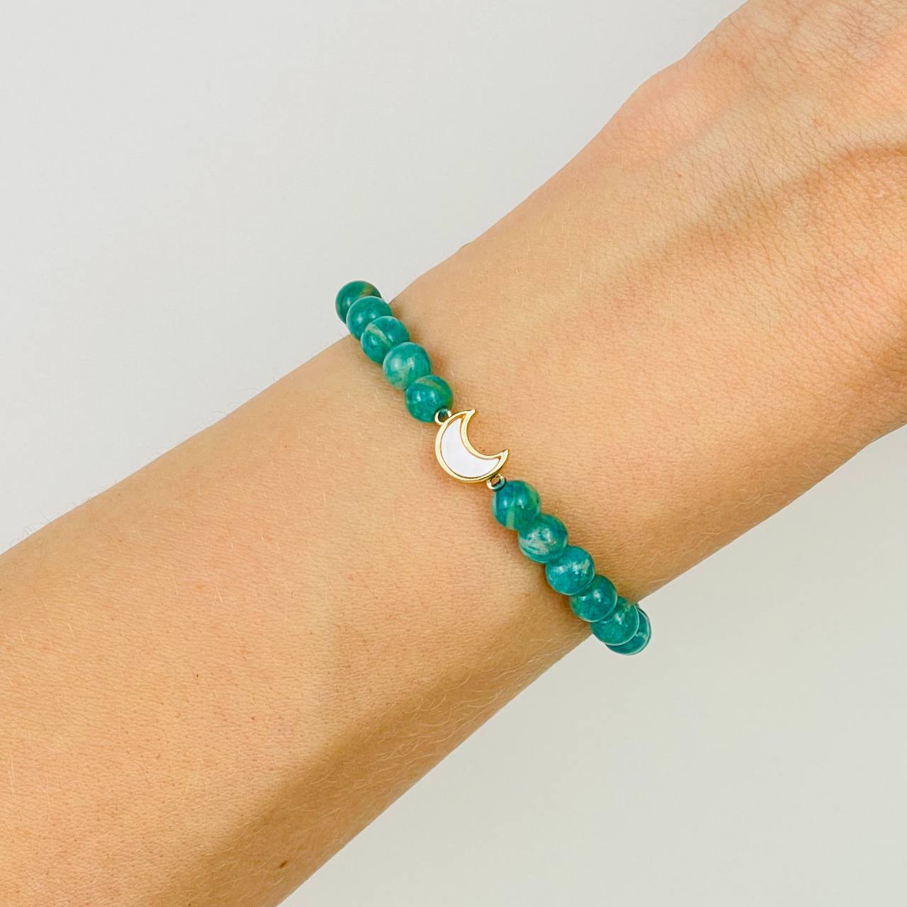 Радуга Самоцветов Браслет из Амазонита с перламутровой вставкой