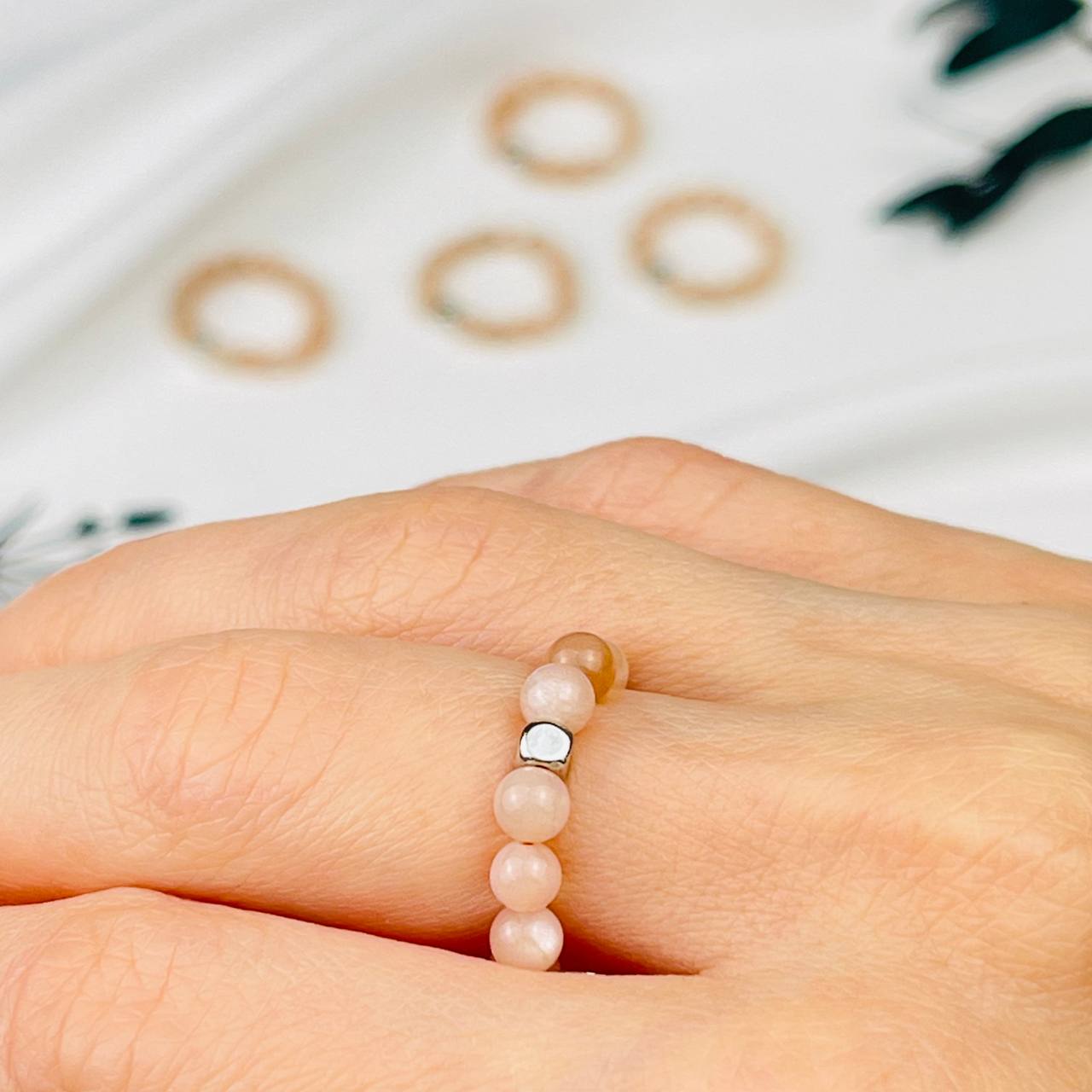 Радуга Самоцветов Кольцо на резинке из Лунного камня