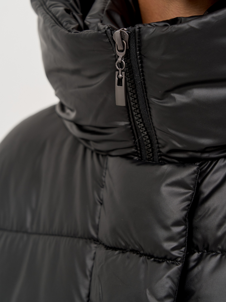 6591 р.  13348 р.  Пуховик женский черный