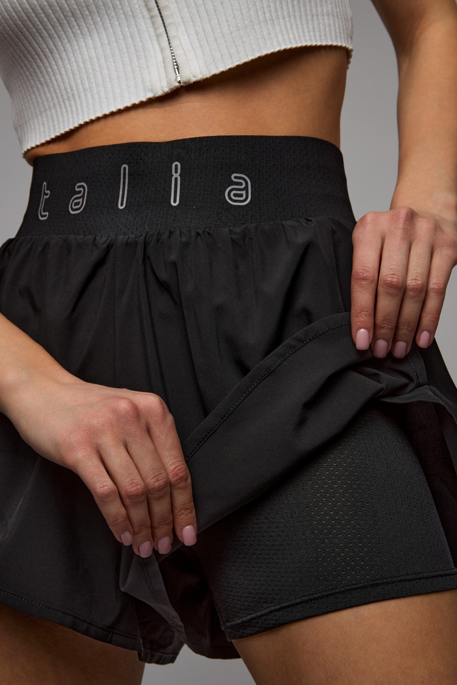 Шорты 22201 черный, Аксессуары: