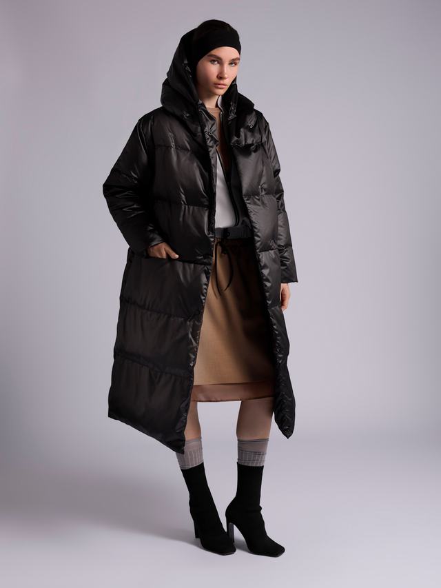 Ст.цена 10500р. Пуховик: В239-115-61 Черный Black 19-0303