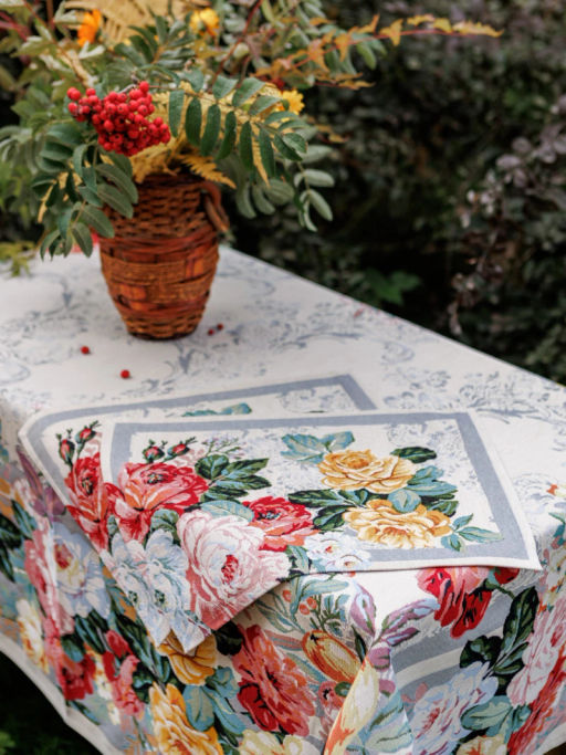 Розы герцогини сепия Скатерть круг д140 см Н/Р 2519941