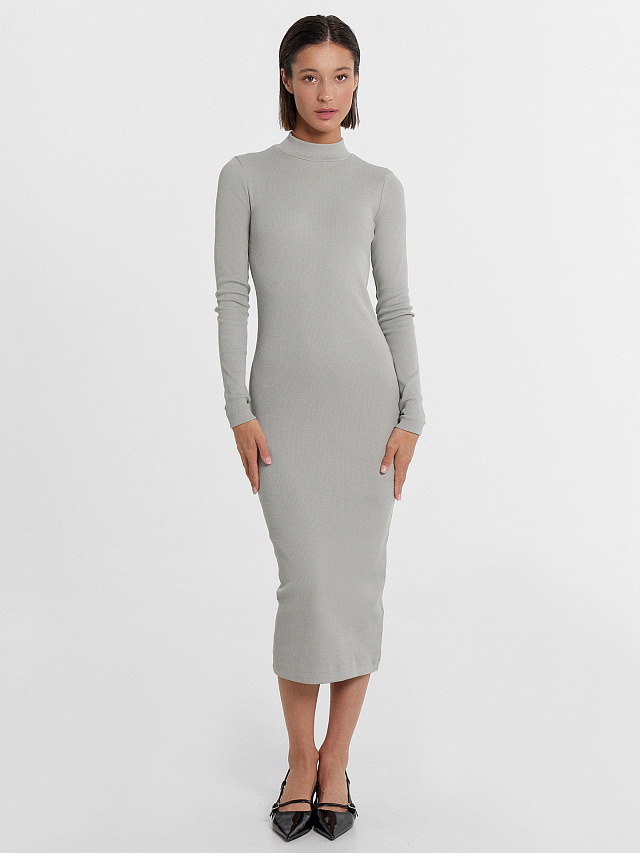 Прилегающее платье в рубчик с длинными рукавами в сером цвете