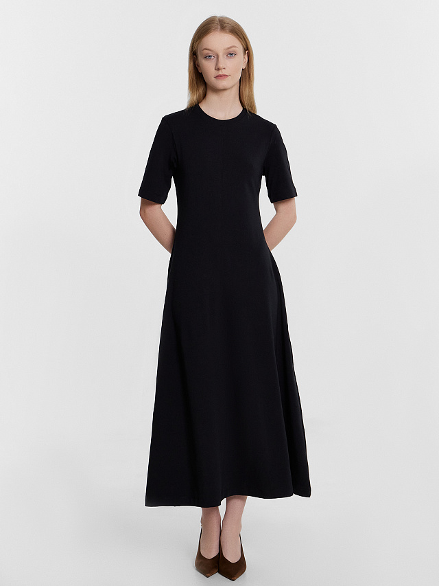 Платье женское в черном цвете