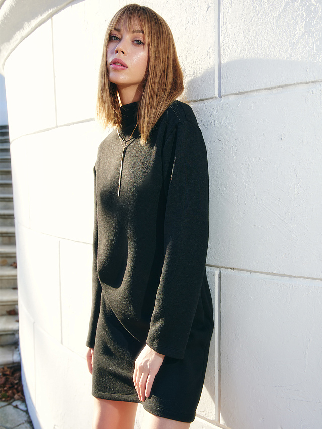 Платье женское мини в черном цвете