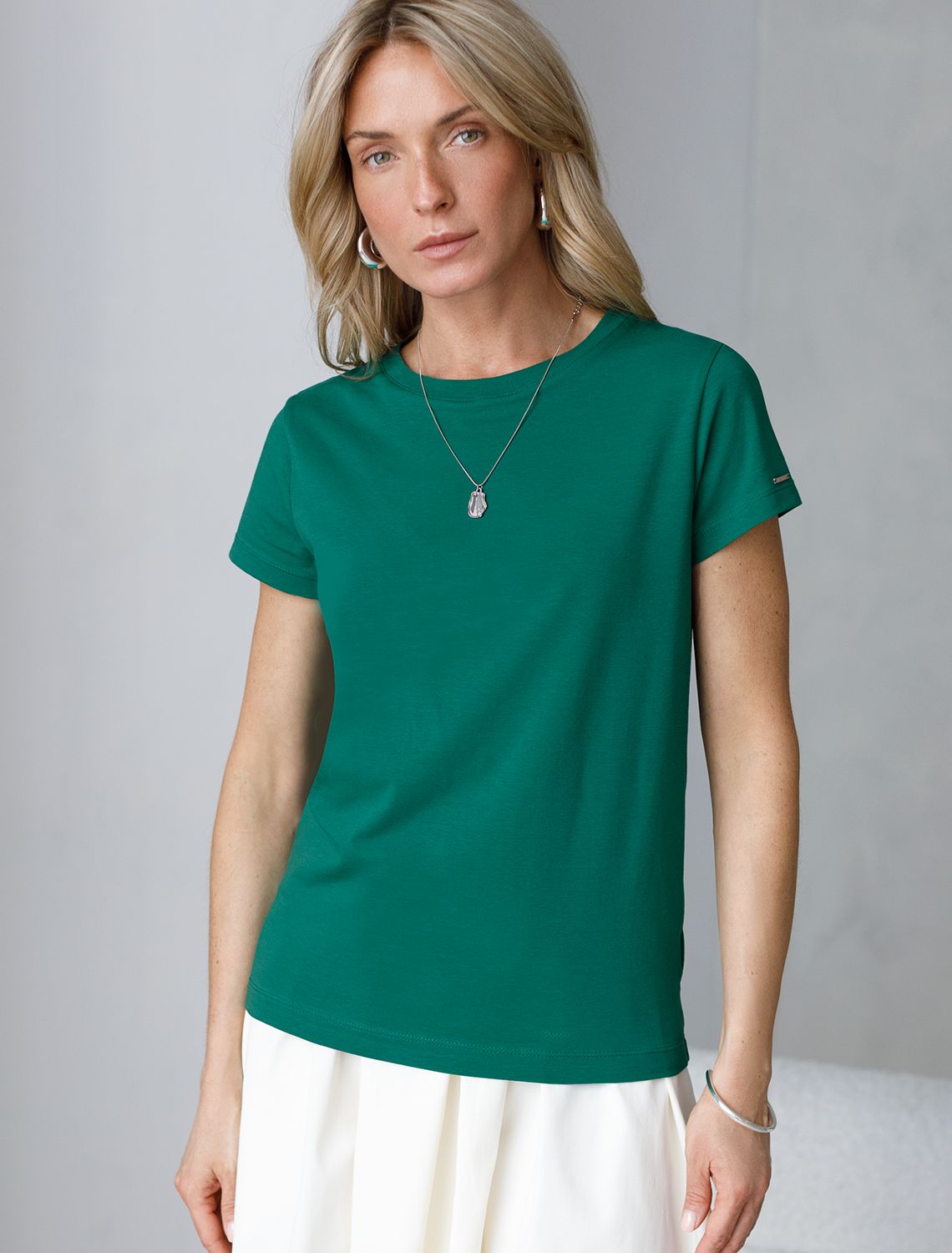 Ст.цена 1090р Футболка из премиального хлопка с эластаном D49.980 зеленый