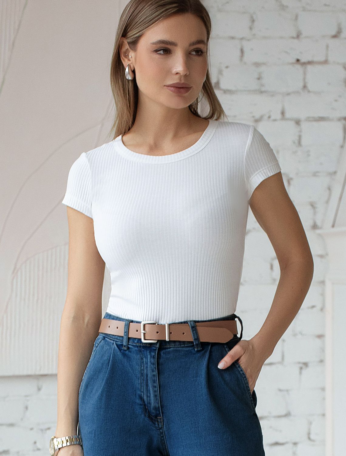 Ст.цена 1250р Футболка из трикотажа в широкий рубчик D49.064 белый