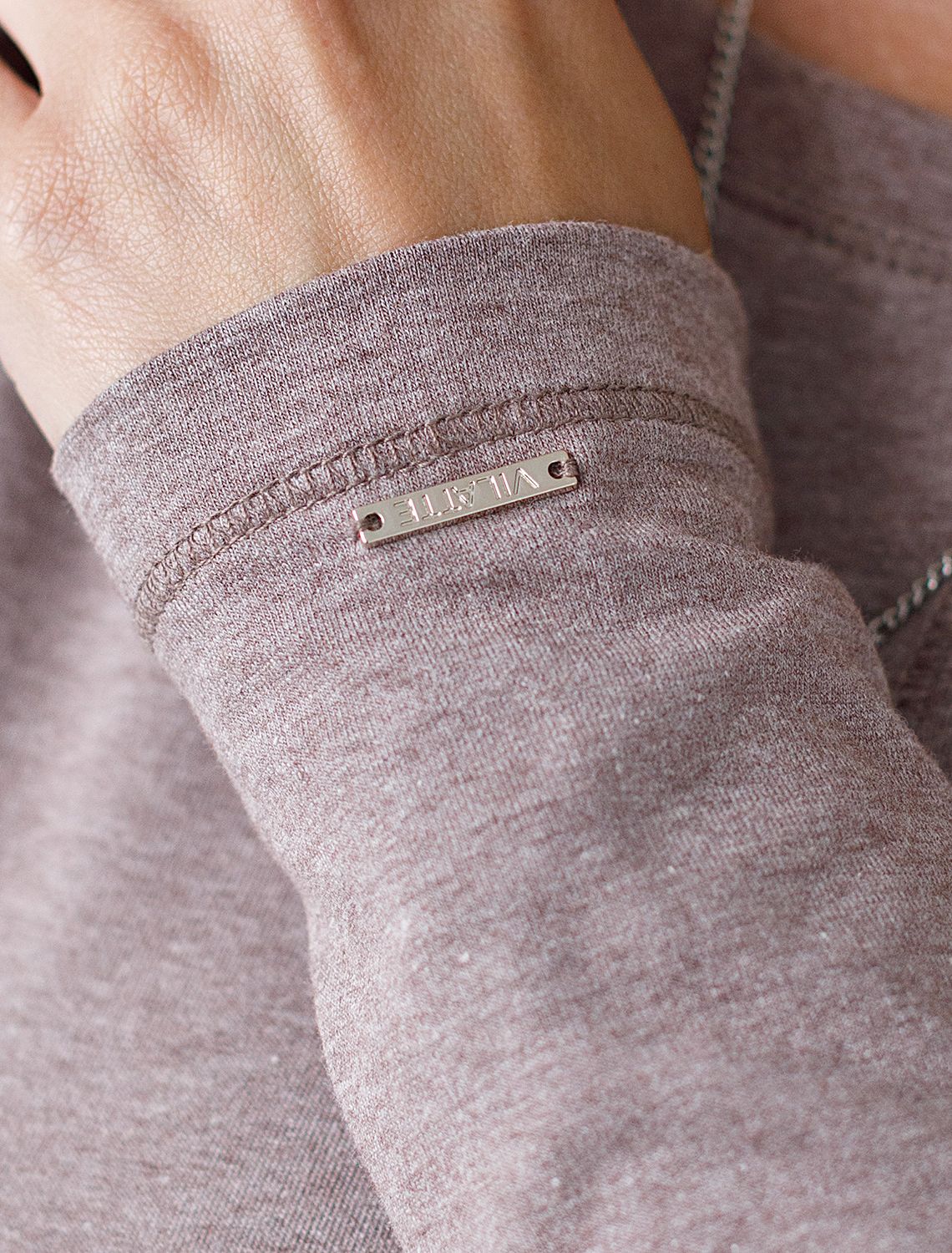 Ст.цена 1490р Лонгслив из премиального хлопка с эластаном D49.116 кофейный меланж