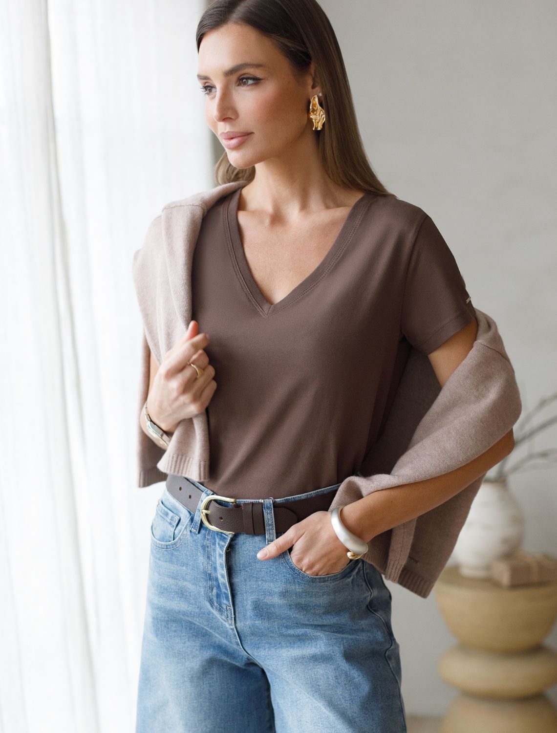 Ст.цена 1190р Футболка из премиального хлопка с V-образным вырезом D49.109 темный кофе