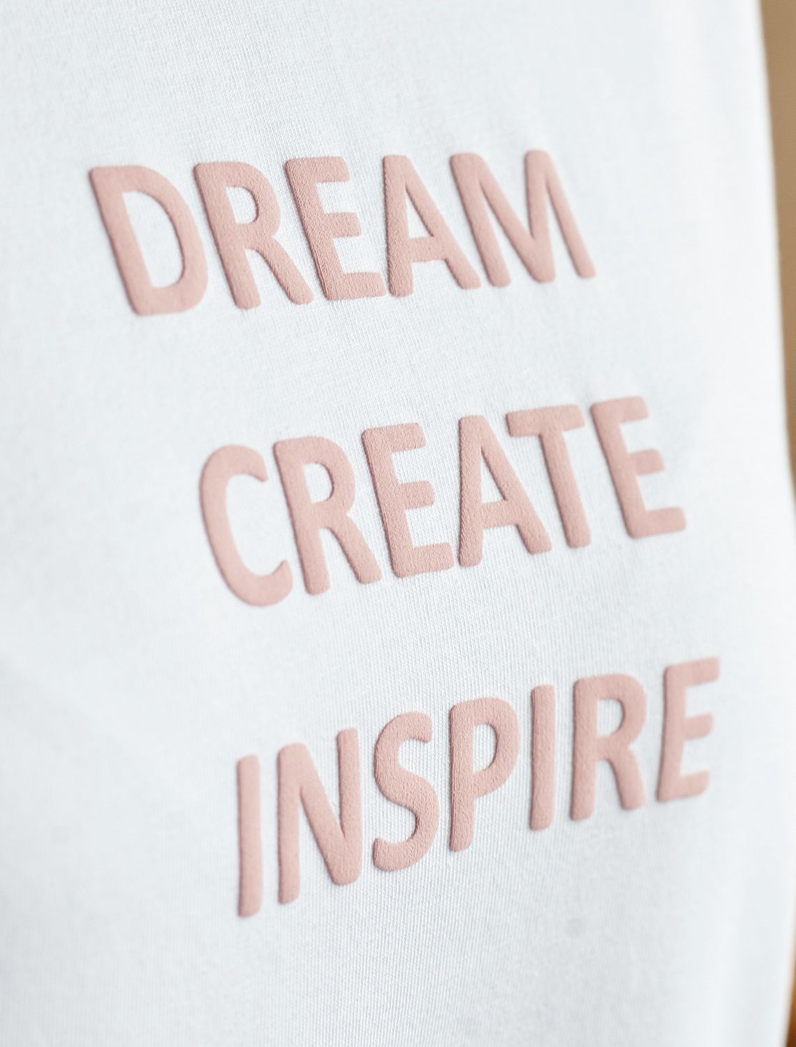 Ст.цена 1390р Футболка из премиального хлопка с авторским принтом D49.117 белый_create