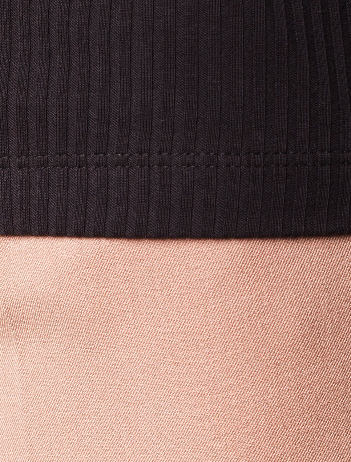 Ст.цена 1350р Джемпер из трикотажа в широкий рубчик D49.107 черный