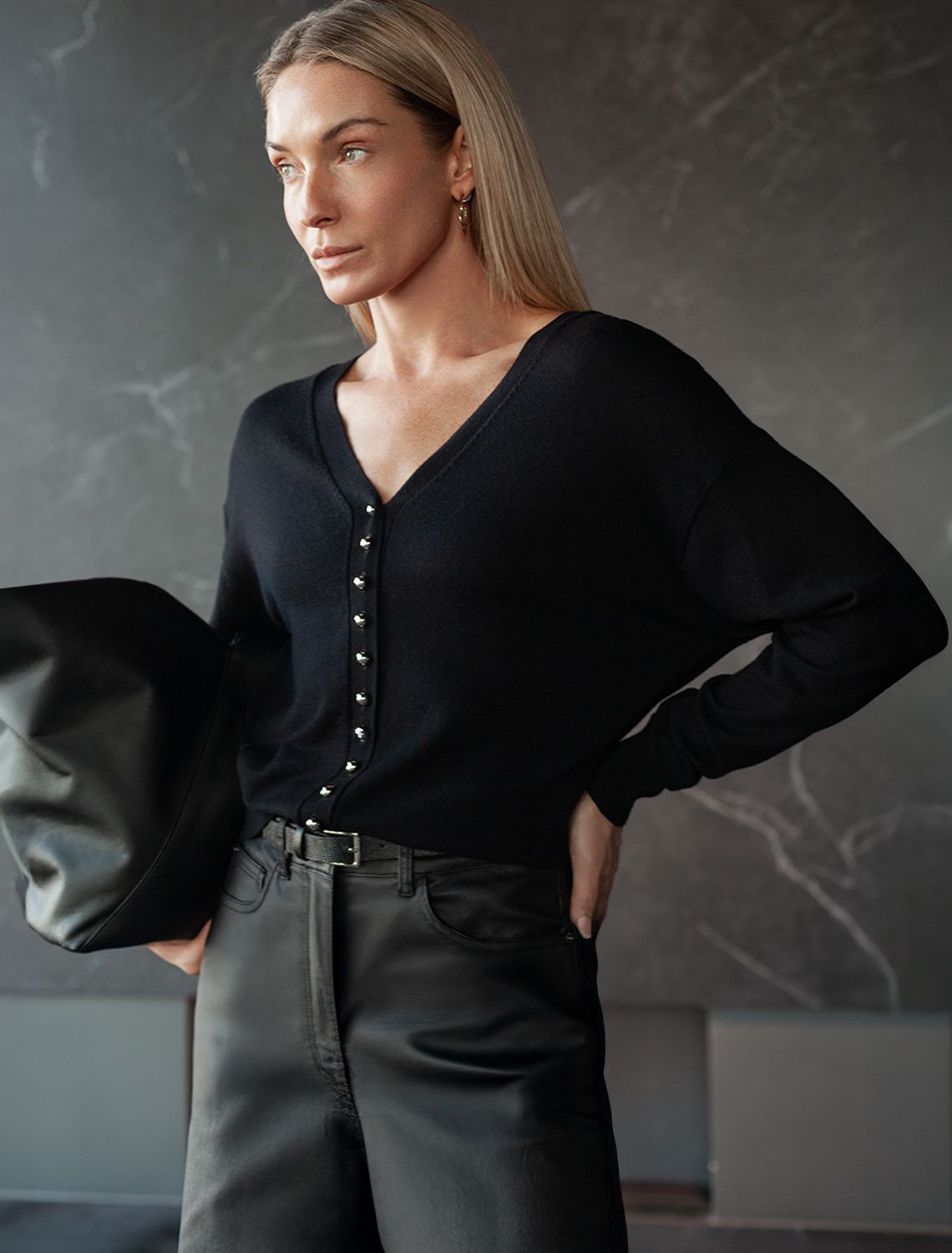 Ст.цена 2390р Кардиган тонкой вязки из вискозы D31.137 черный