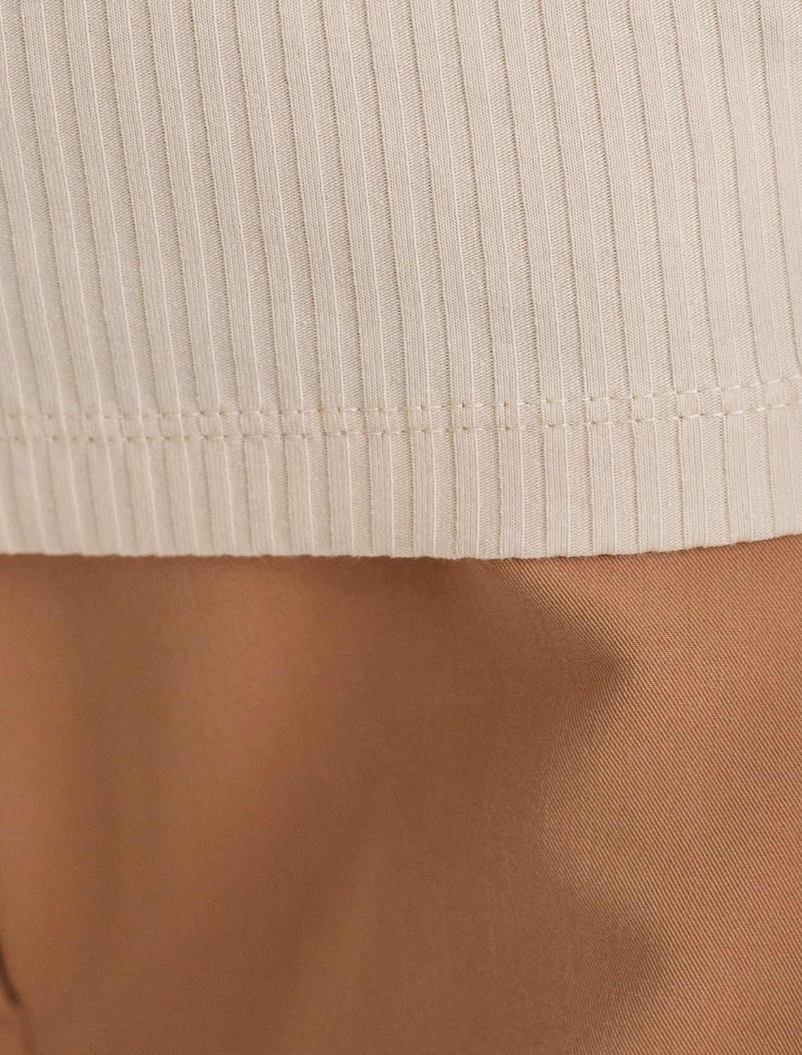 Ст.цена 1350р Джемпер из трикотажа в широкий рубчик D49.107 овсяный