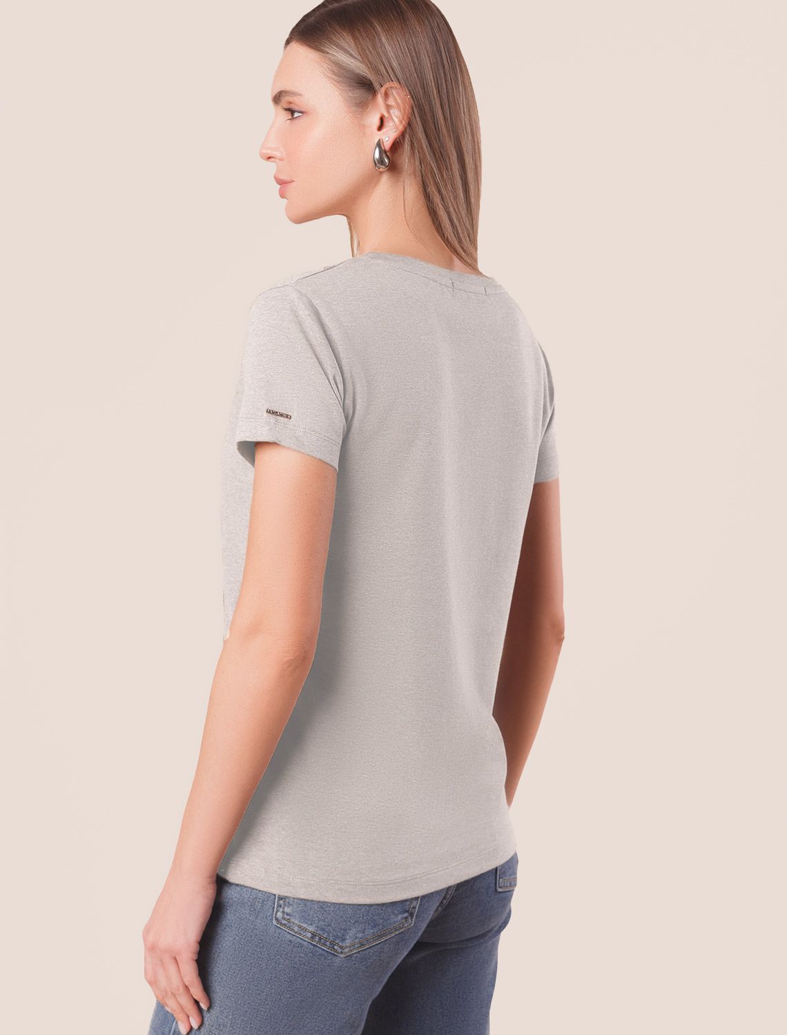 Ст.цена 1190р Футболка из премиального хлопка с V-образным вырезом D49.109 кофейный меланж