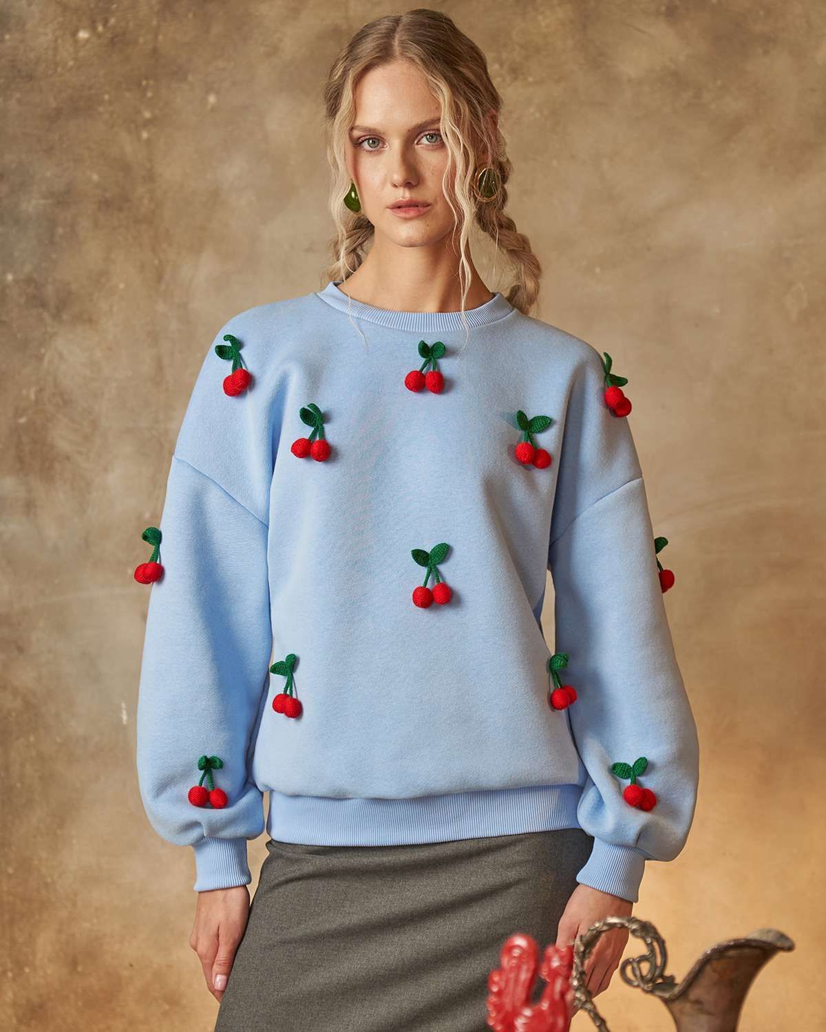 Свитшот с начёсом и вязаными вишенками SNV001