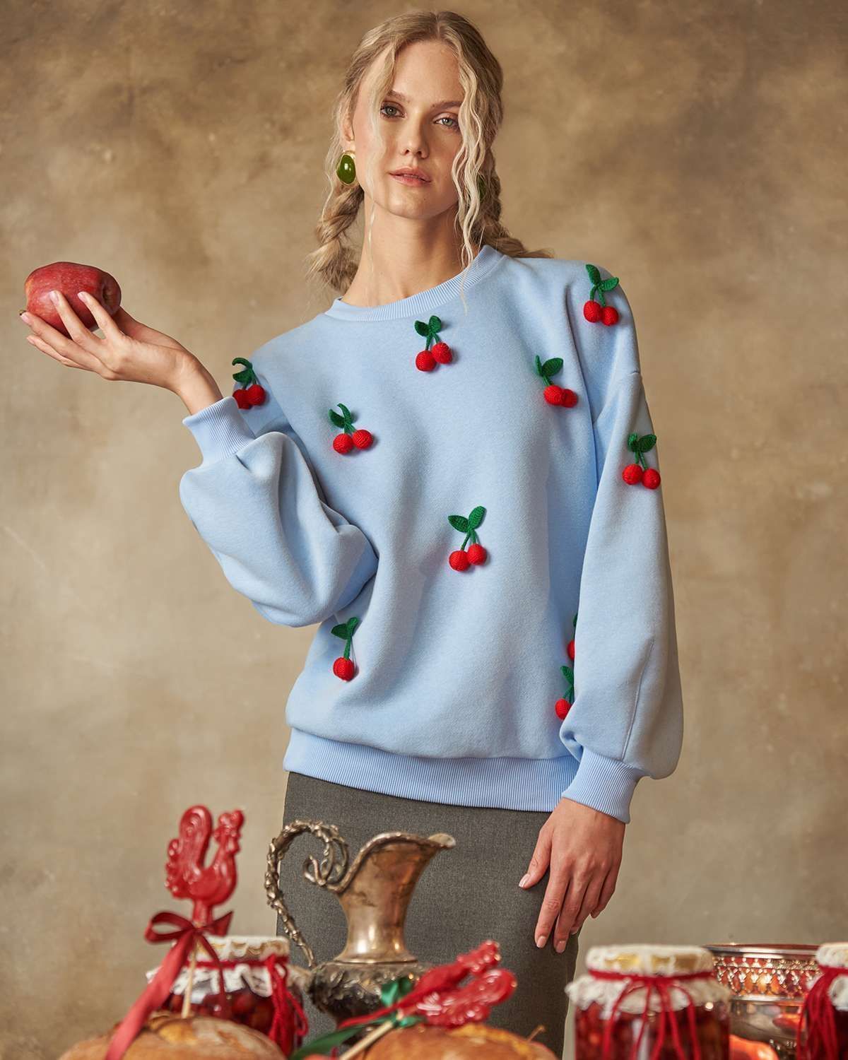 Свитшот с начёсом и вязаными вишенками SNV001