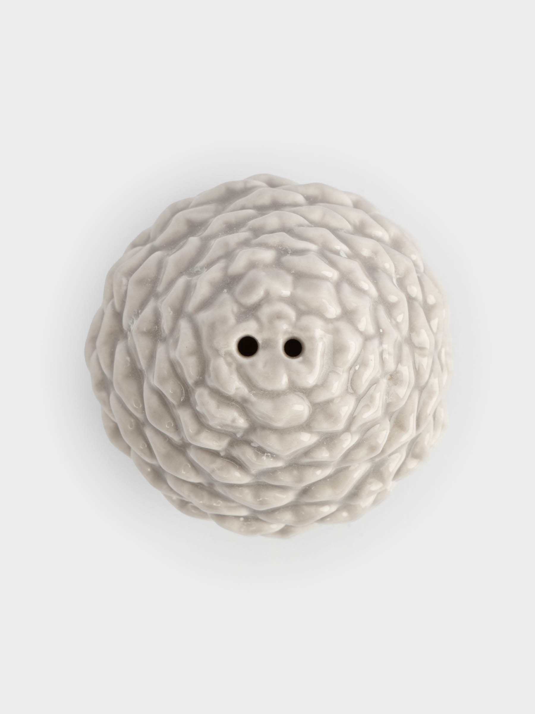 Емкость для соли или перца, 7 см, фарфор P, бежево-молочная, Шишка, Pinecone