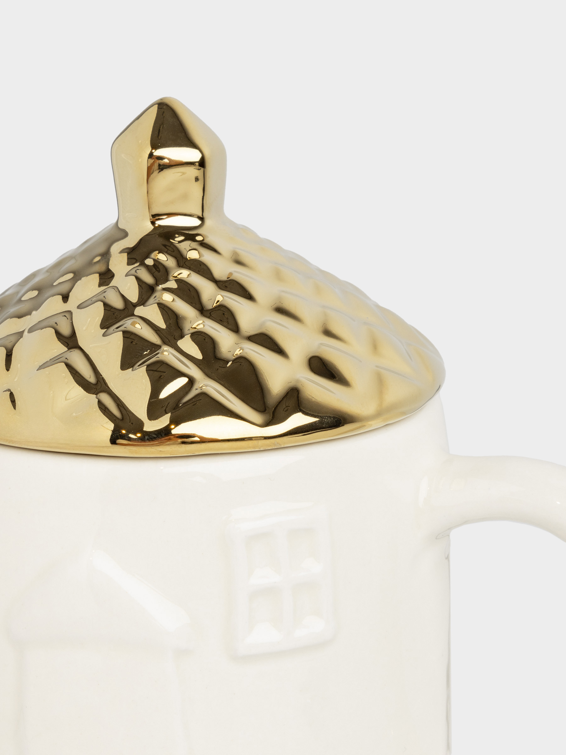 Кружка, 400 мл, с крышкой, керамика, молочно-золотистая, Дом, Townlet