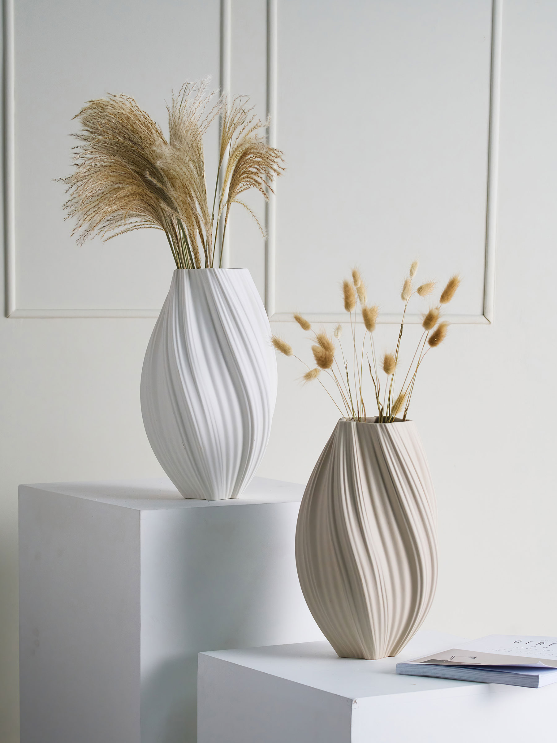 Ваза для цветов, 34 см, декоративная, фарфор P, белая, матовая, Волны, Ariel