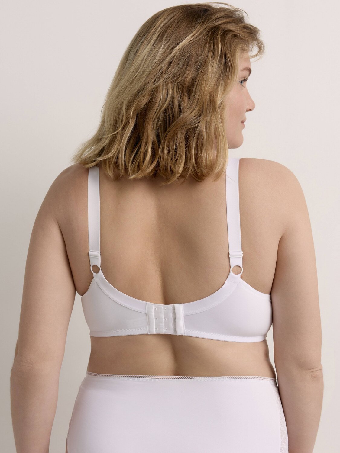 ст. цена1839руб.! Conte elegant Бюстгальтер LYRIQUE RB6272белый