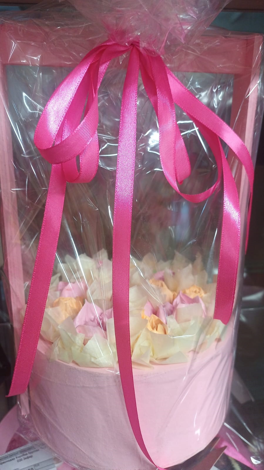 Зефирный букет в деревянной корзинке