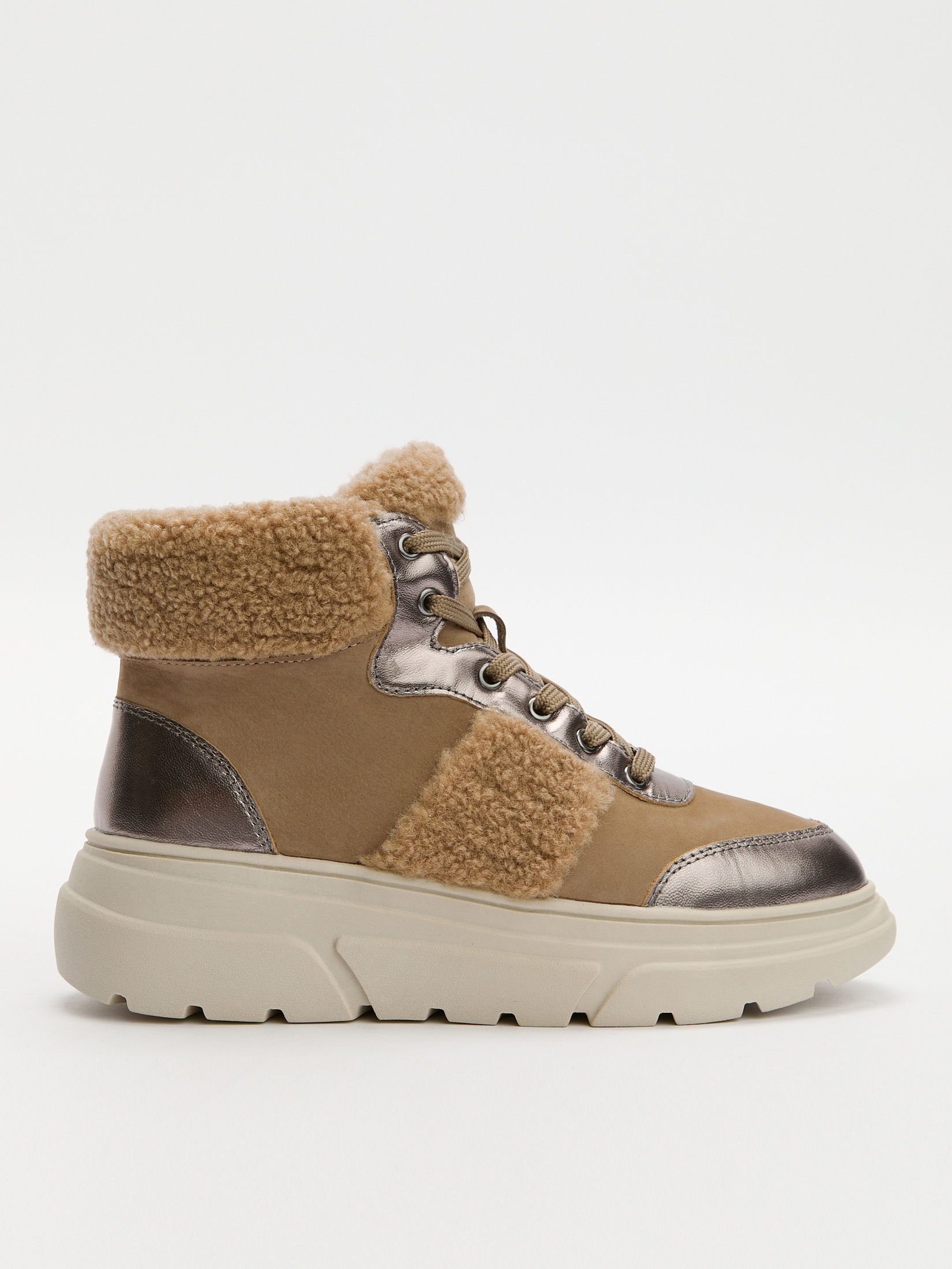 6555 р. 11500 р. Женские ботинки CAPRICE AMY