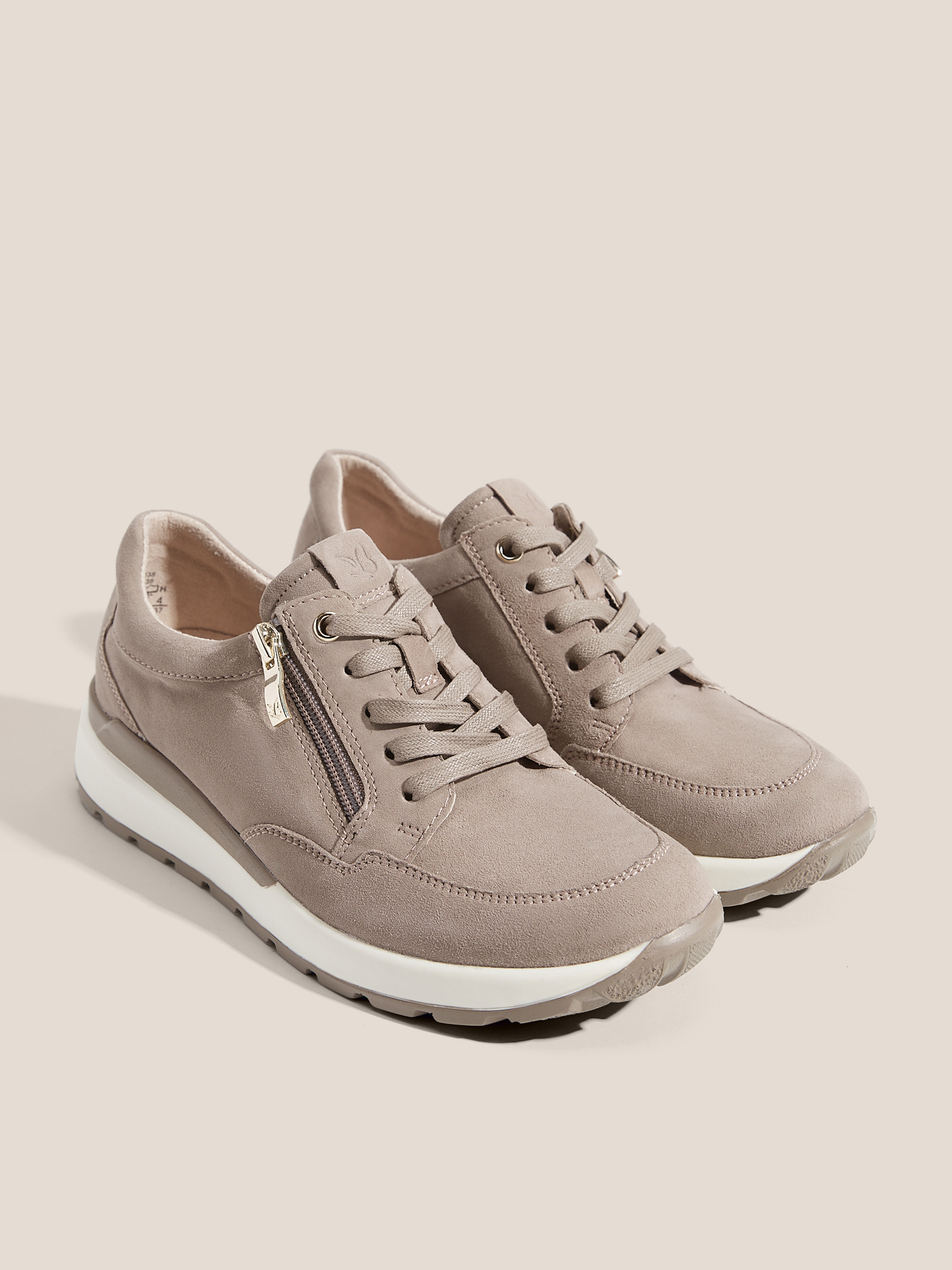 6840 р. 12000 р. Женские кроссовки CAPRICE FRANZI