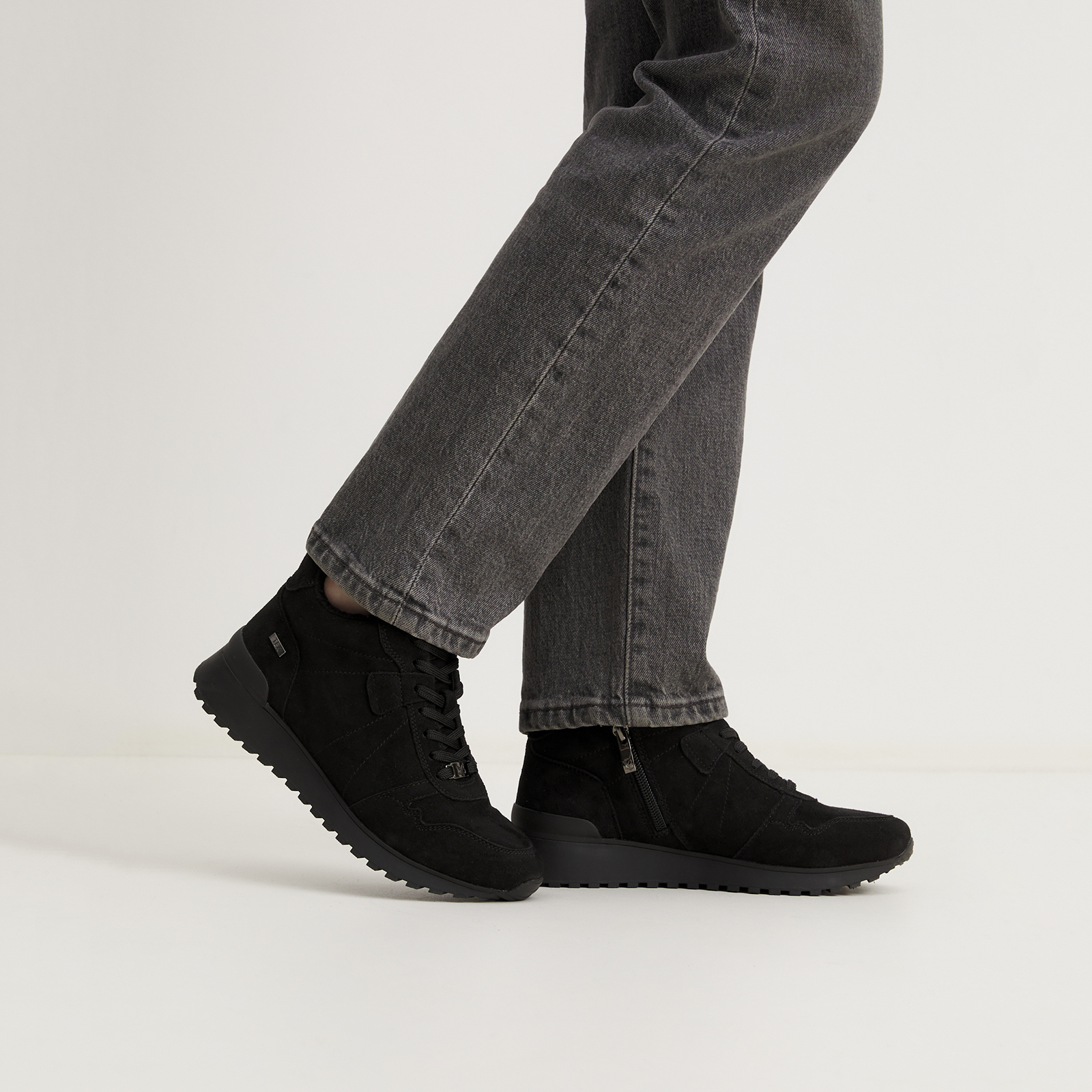 6555 р. 11500 р. Женские высокие кроссовки CAPRICE KAIA