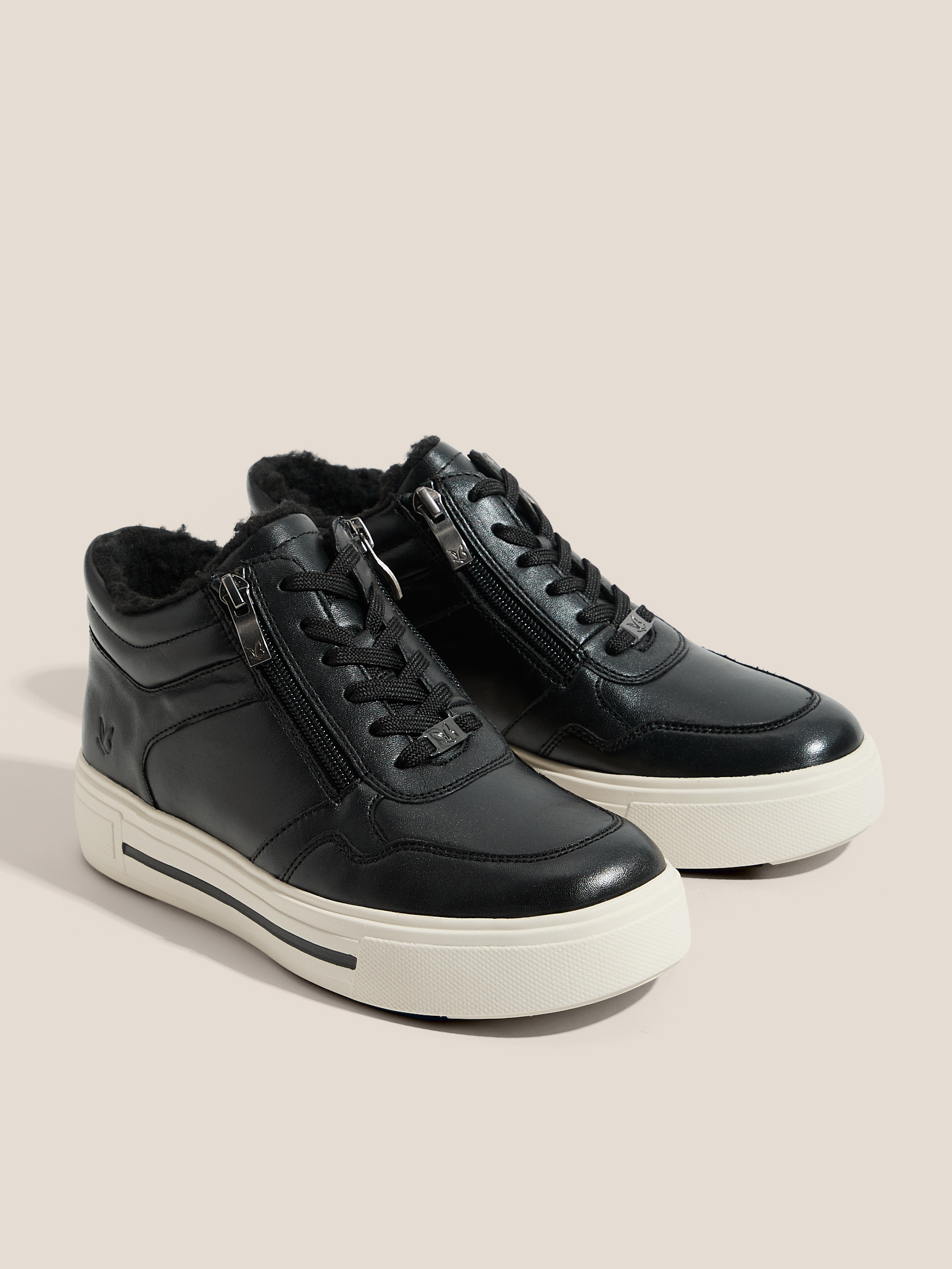 9120 р. 16000 р. Женские высокие кеды CAPRICE MANOU