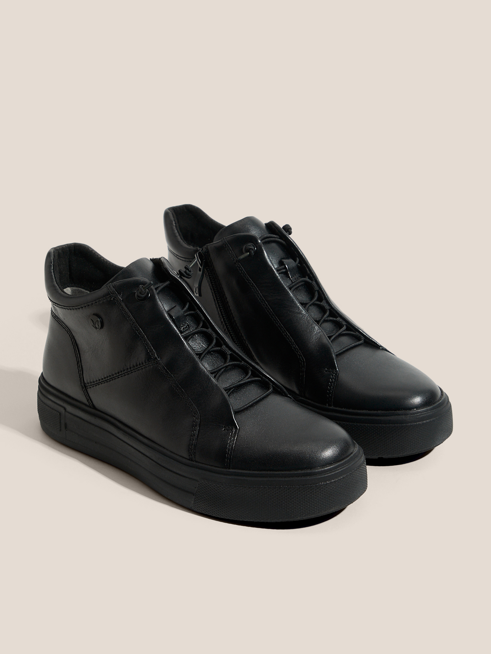 7695 р. 13500 р. Женские высокие кеды CAPRICE MANOU