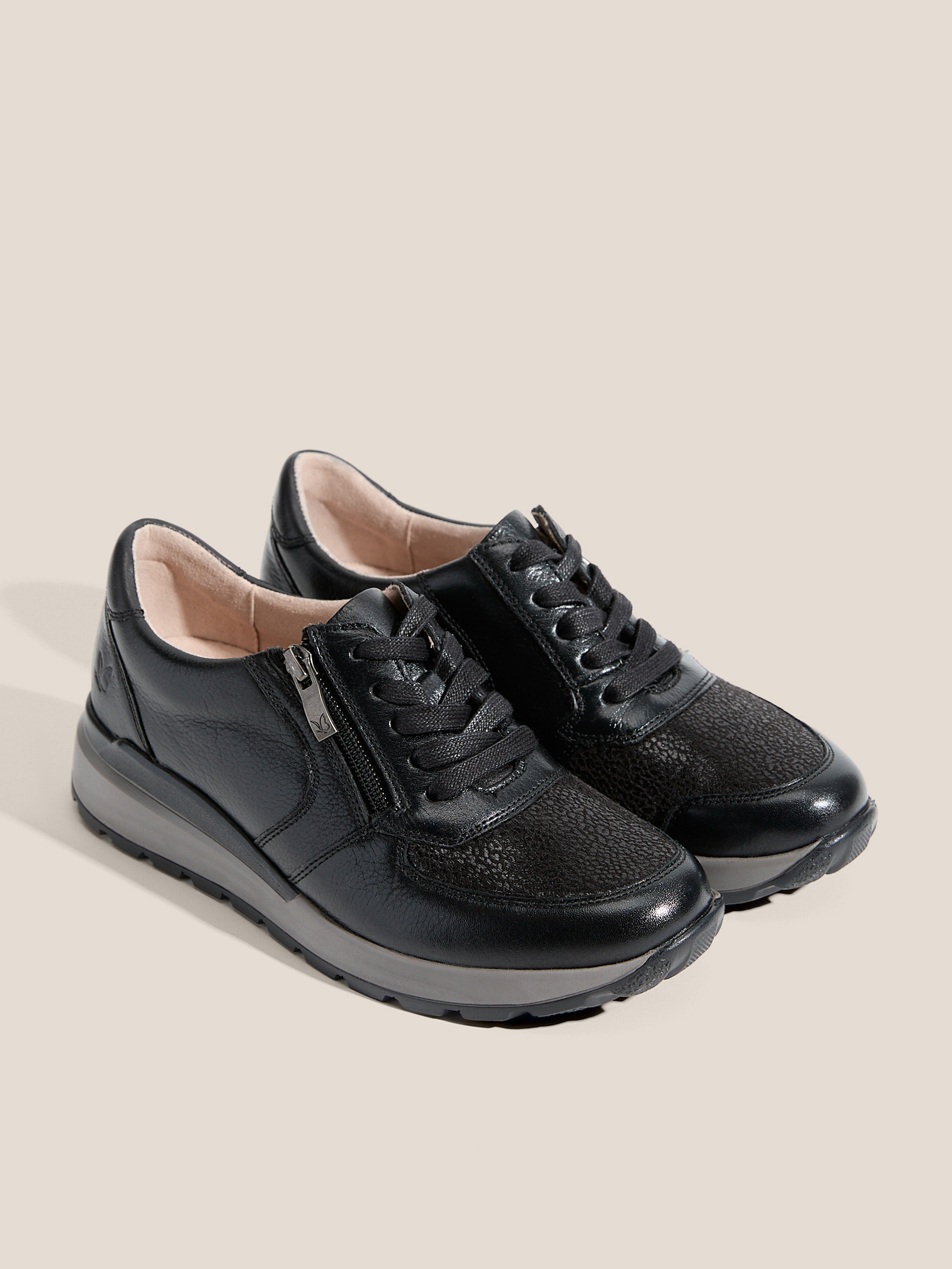 6840 р. 12000 р. Женские кроссовки CAPRICE FRANZI