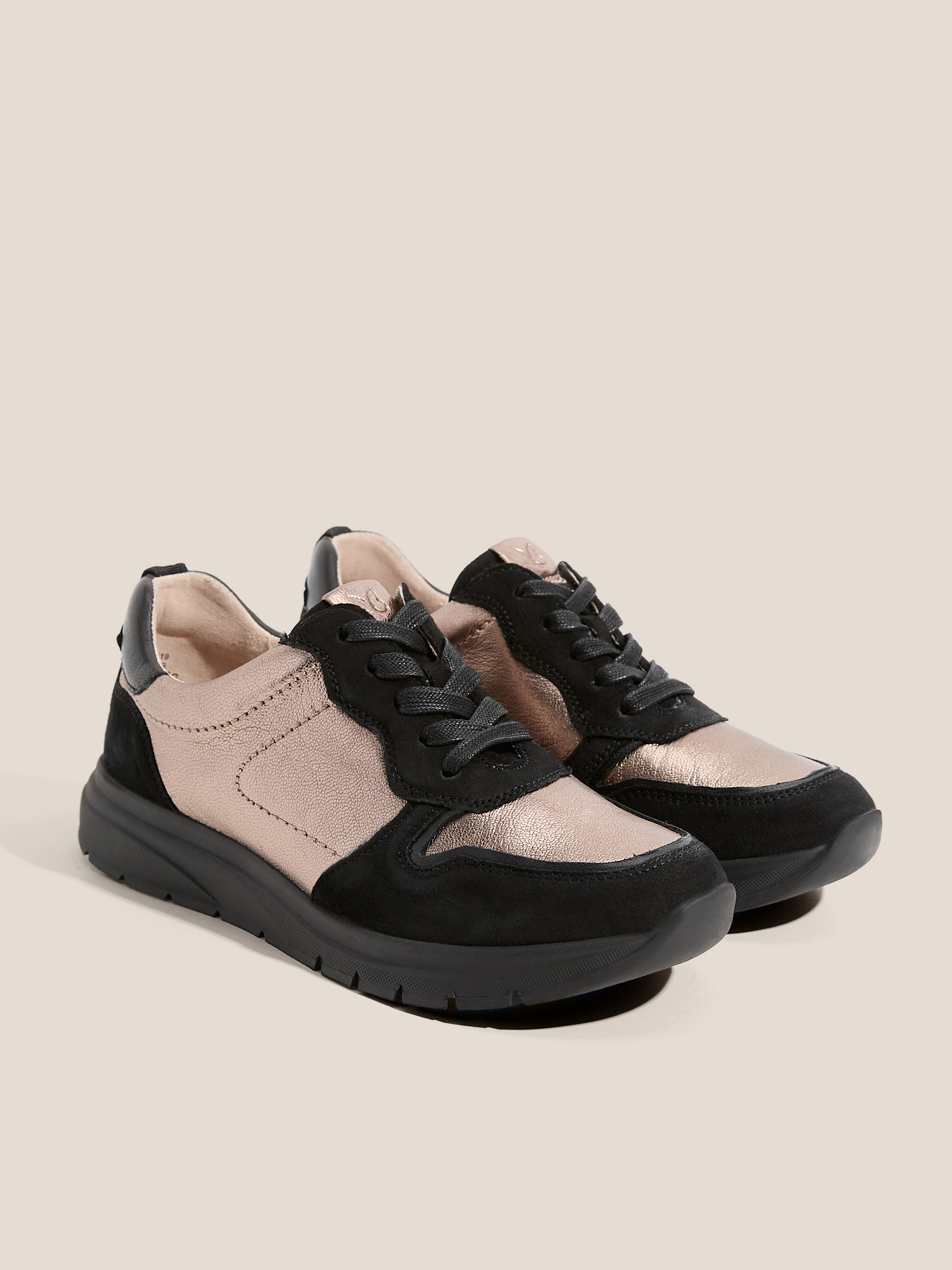 6840 р. 12000 р. Женские кроссовки CAPRICE KAIA