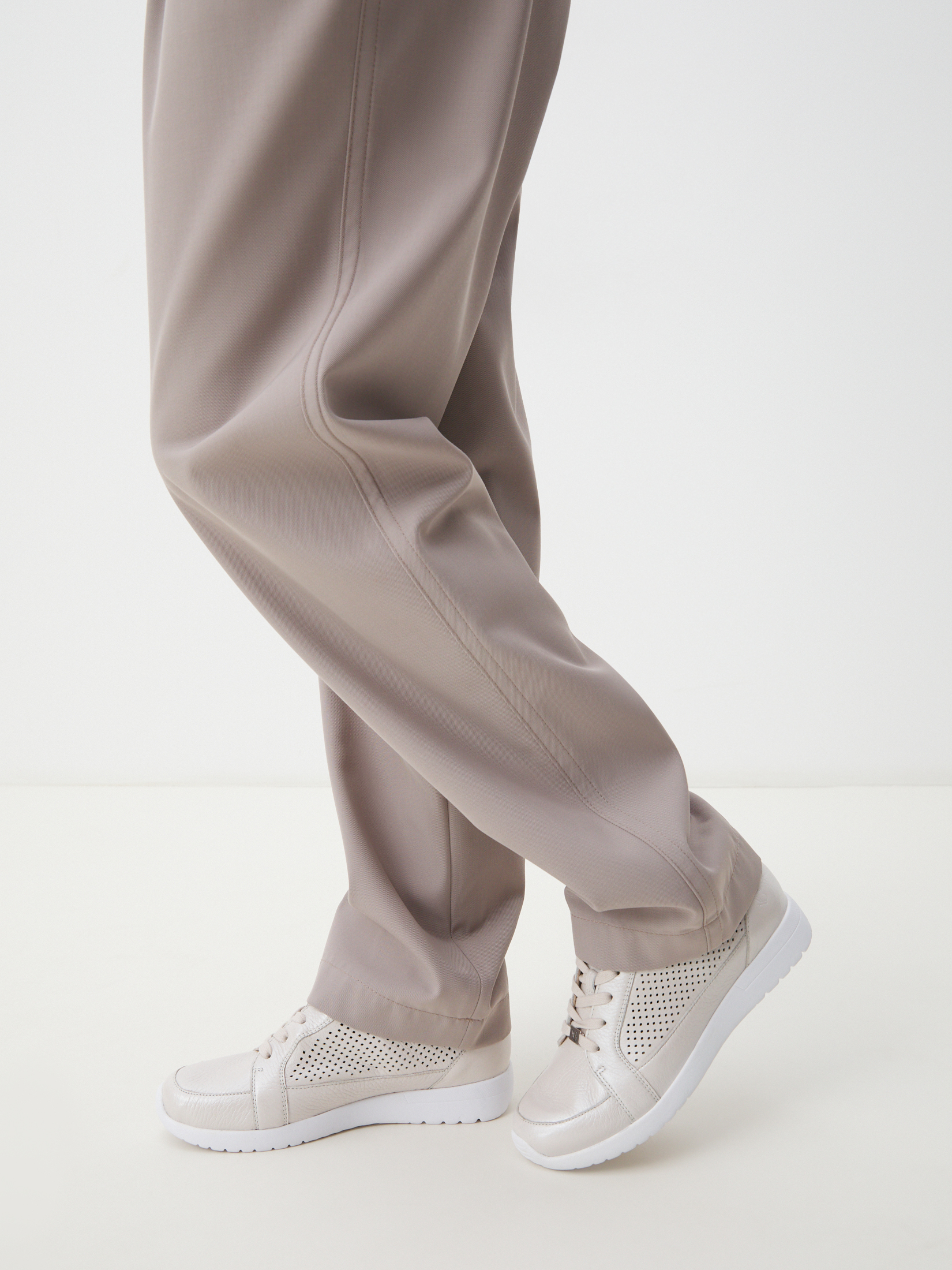 7410 р. 13000 р. Женские кроссовки CAPRICE PEGGY