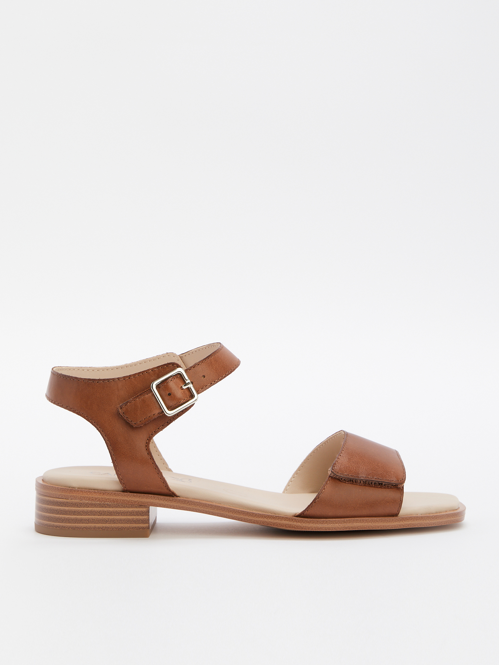 4674 р. 8200 р. Женские сандалии CAPRICE BEATRICE