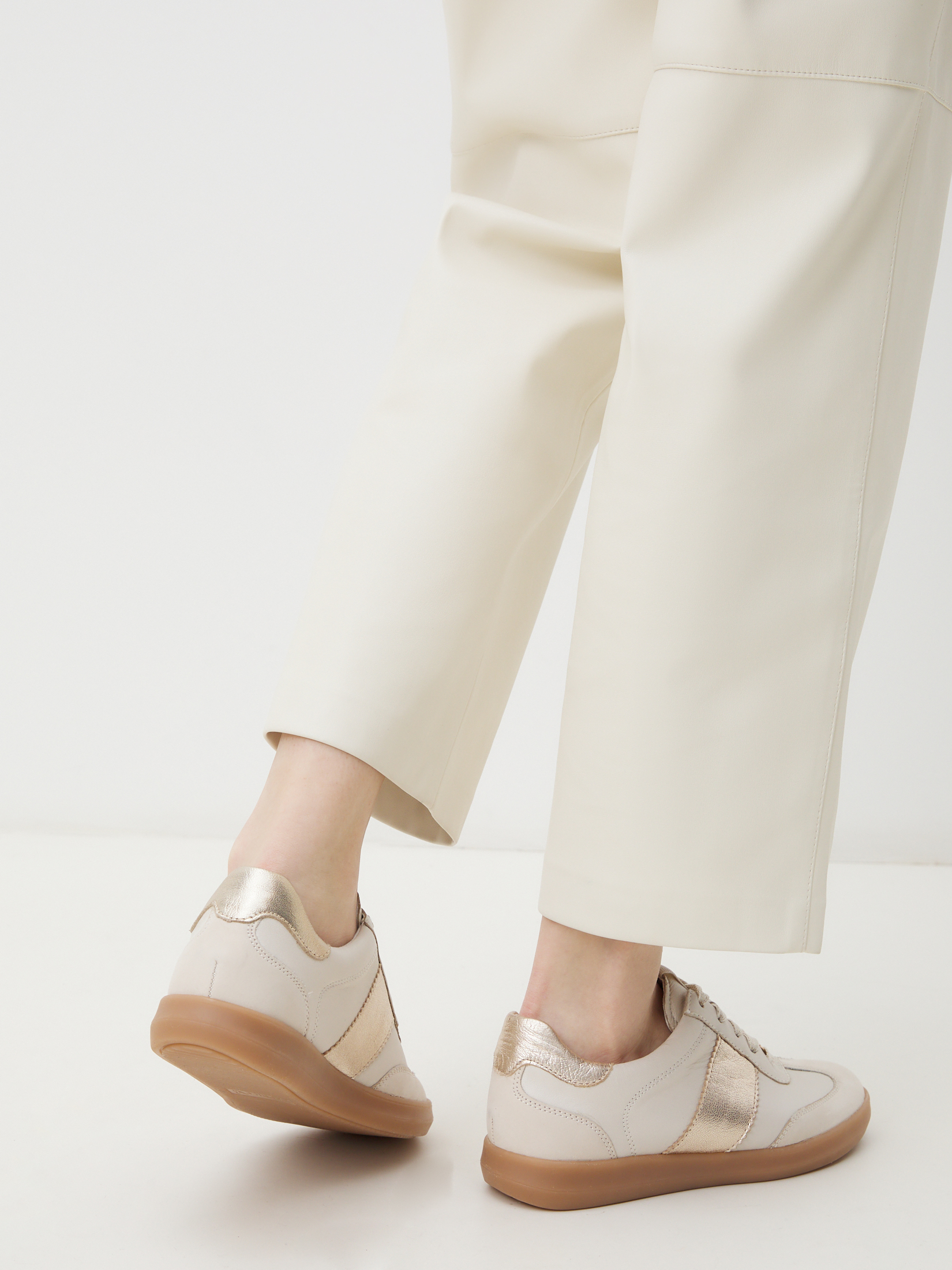 5985 р. 10500 р. Женские кеды CAPRICE MANOU