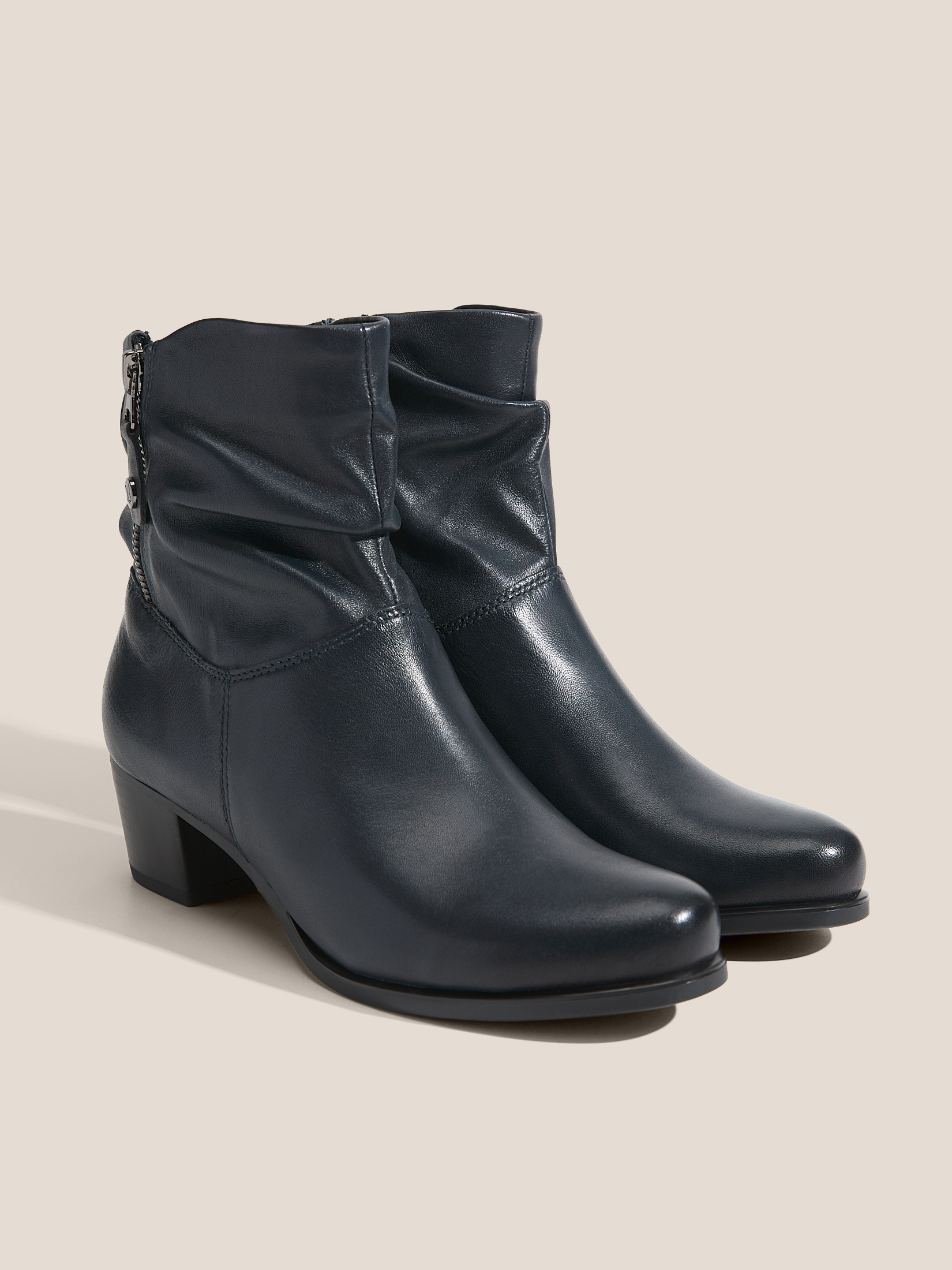 7410 р. 13000 р. Ботильоны CAPRICE BALINA