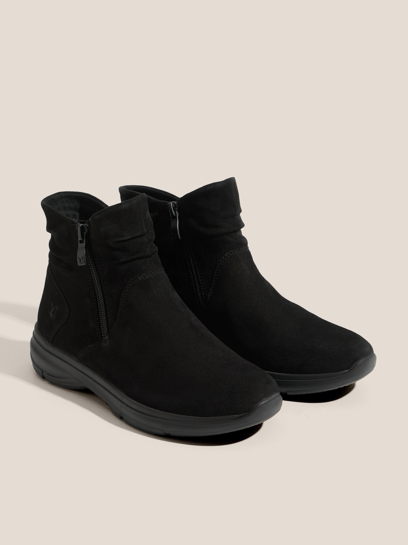 9120 р. 16000 р. Женские ботинки CAPRICE LEA