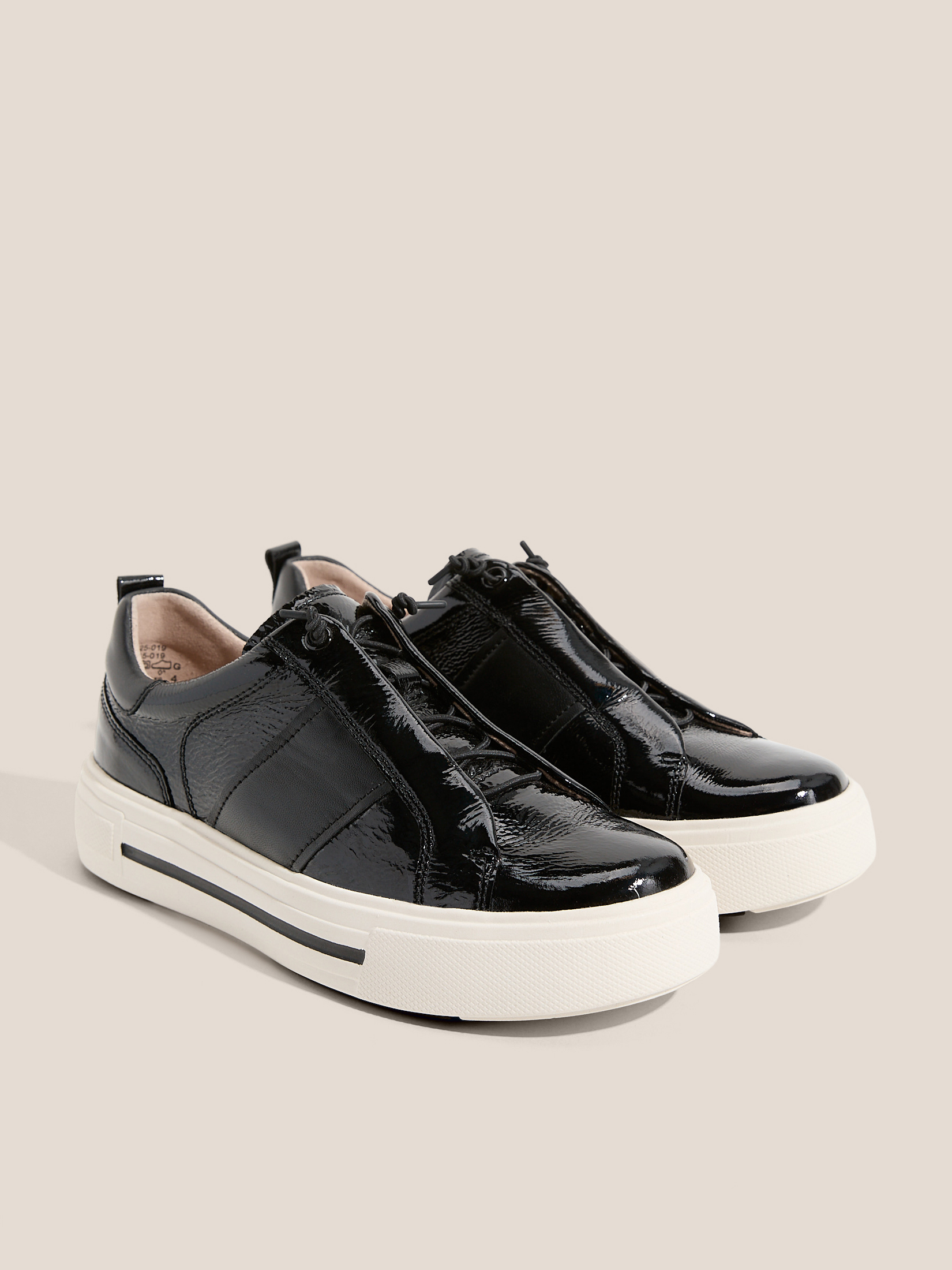 6840 р. 12000 р. Женские кеды CAPRICE MANOU