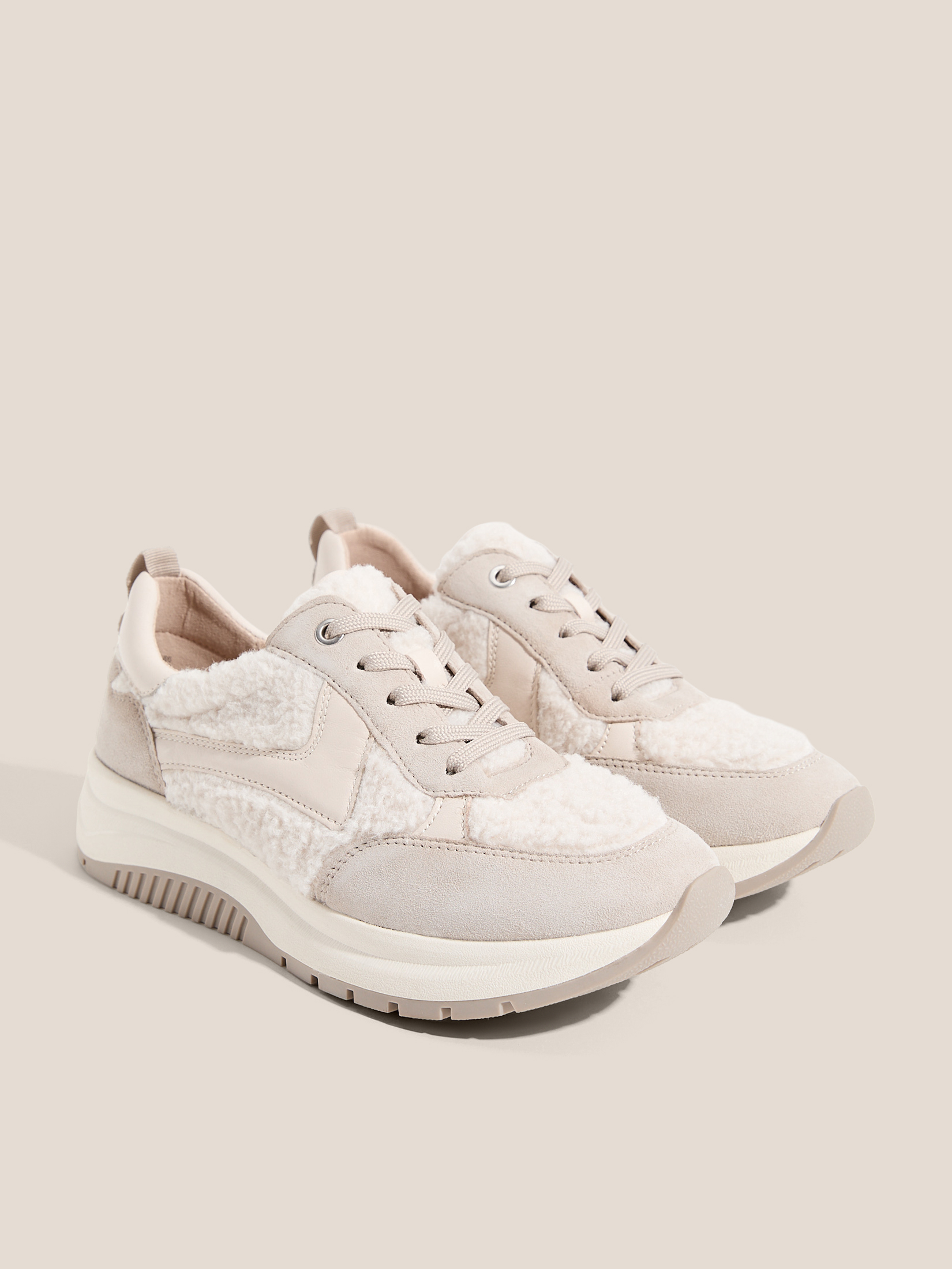 6840 р. 12000 р. Женские кроссовки CAPRICE KAIA