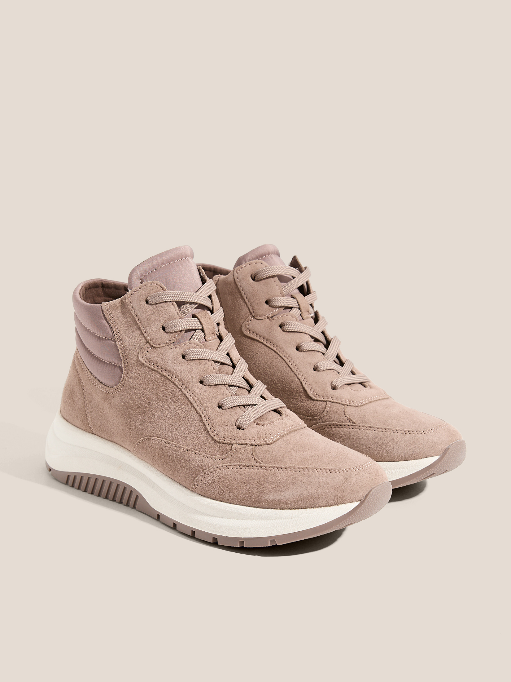 7695 р. 13500 р. Женские высокие кроссовки CAPRICE KAIA