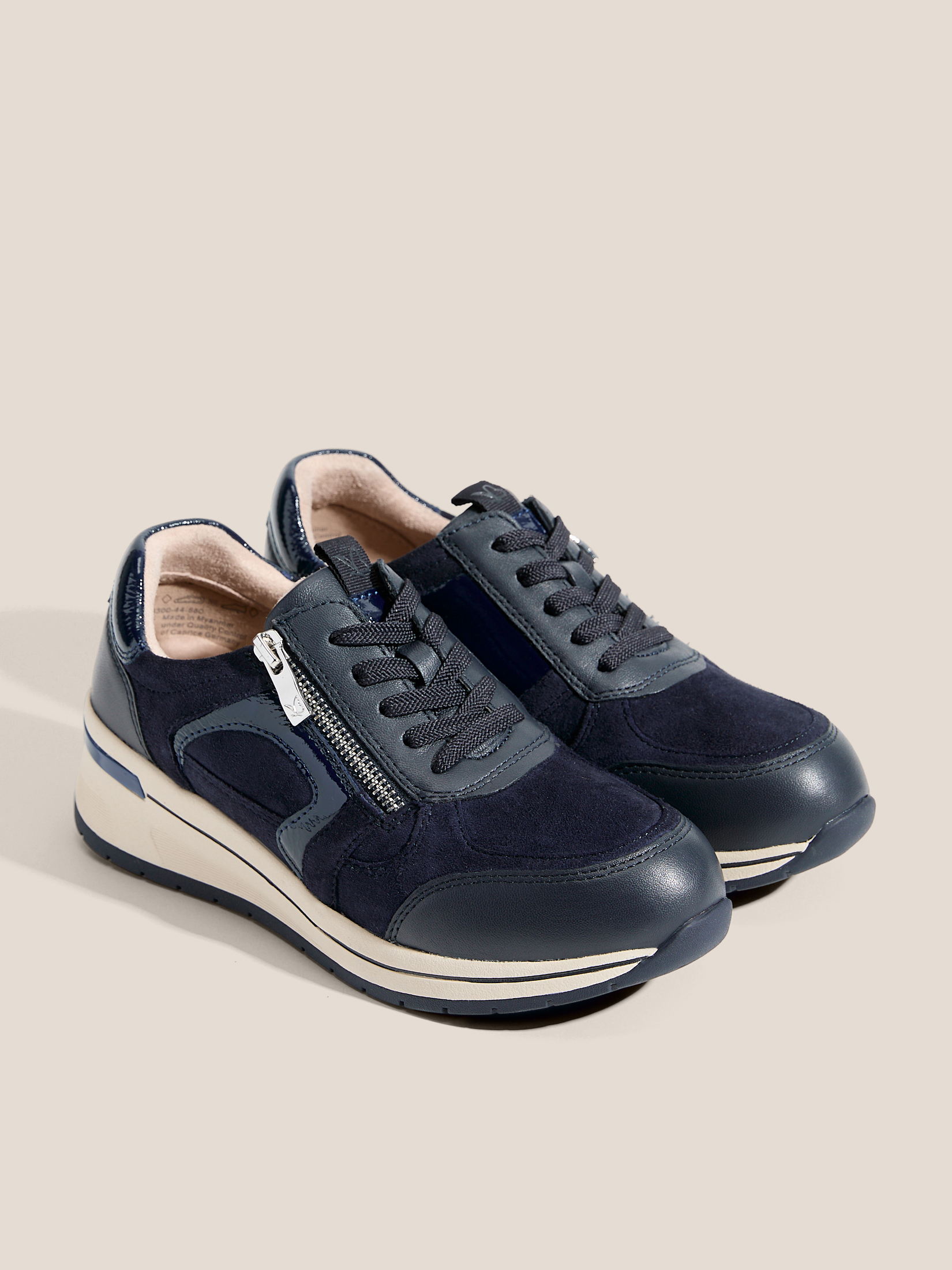 6840 р. 12000 р. Женские кроссовки на танкетке CAPRICE DANICA