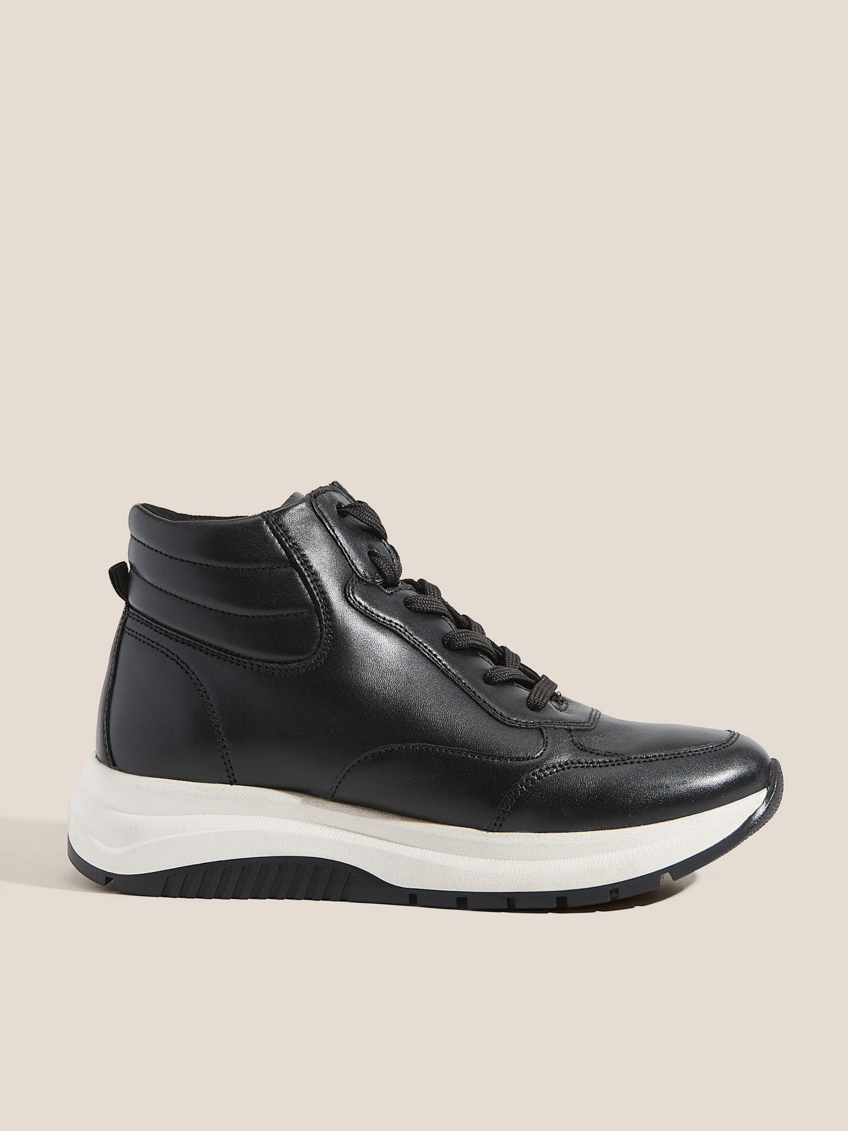 7695 р. 13500 р. Женские высокие кроссовки CAPRICE KAIA