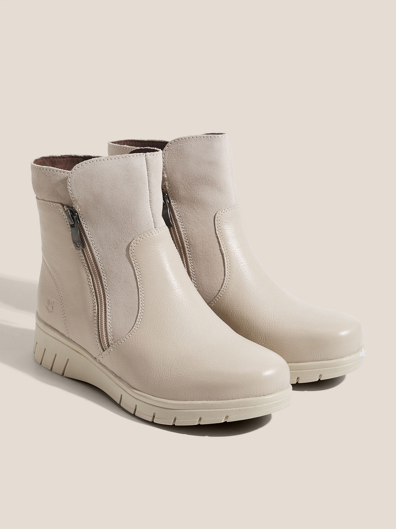 9120 р. 16000 р. Женские ботинки CAPRICE DASCHA