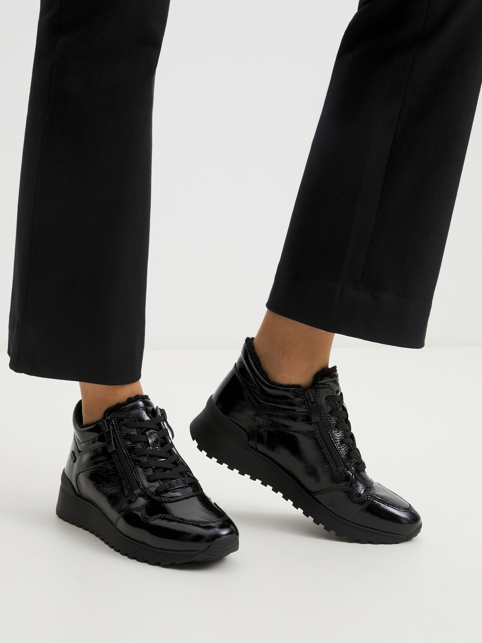 6555 р. 11500 р. Женские высокие кроссовки CAPRICE KAIA